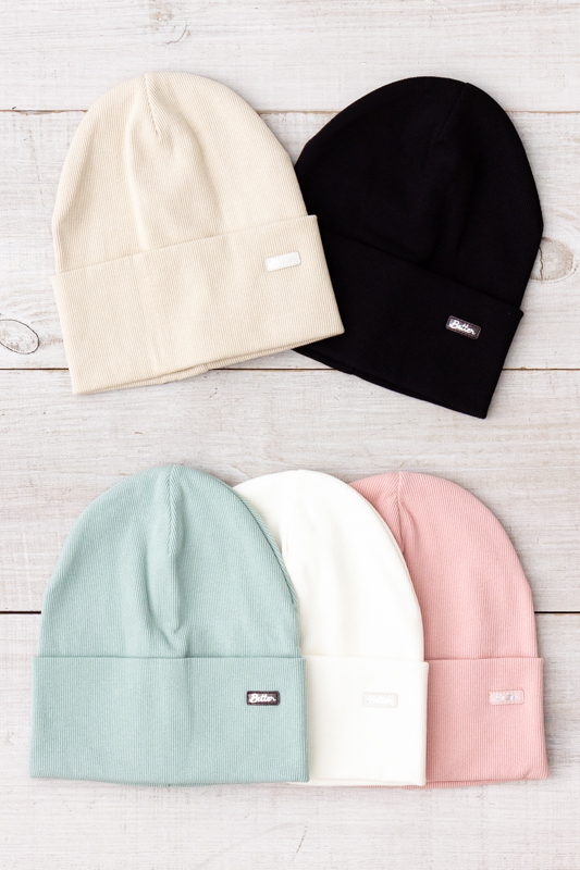 Шапка жіноча